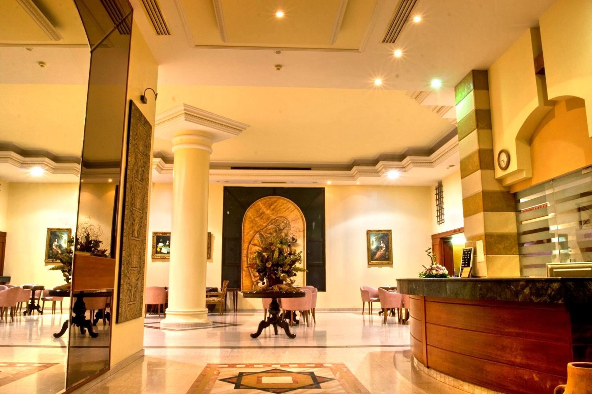Madisson Hotel Jounieh Buitenkant foto